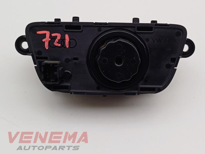 Ljusbrytare från en Audi A5 Cabrio (F57/F5E) 3.0 TDI V6 24V Quattro 2017