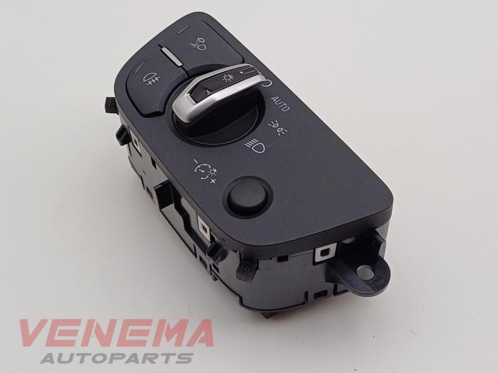 Ljusbrytare från en Audi A5 Cabrio (F57/F5E) 3.0 TDI V6 24V Quattro 2017