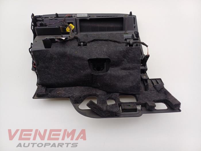 Handskfack från en Audi A5 Cabrio (F57/F5E) 3.0 TDI V6 24V Quattro 2017