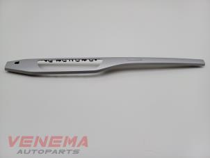 Begagnade Dekorstripe, instrumentbräda Audi A5 Cabrio (F57/F5E) 3.0 TDI V6 24V Quattro Pris € 59,99 Marginaltabell erbjuds av Venema Autoparts