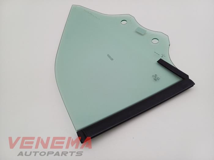 Sidofönster, vänster höger bak från en Audi A5 Cabrio (F57/F5E) 3.0 TDI V6 24V Quattro 2017