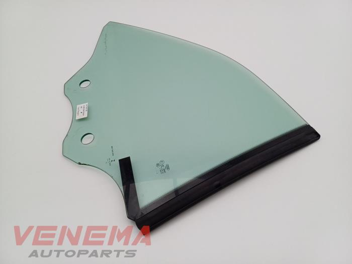 Sidofönster, vänster höger bak från en Audi A5 Cabrio (F57/F5E) 3.0 TDI V6 24V Quattro 2017