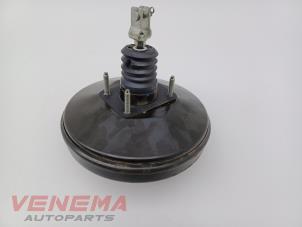 Begagnade Bromsservo Peugeot 108 1.0 12V VVT-i Pris € 24,99 Marginaltabell erbjuds av Venema Autoparts