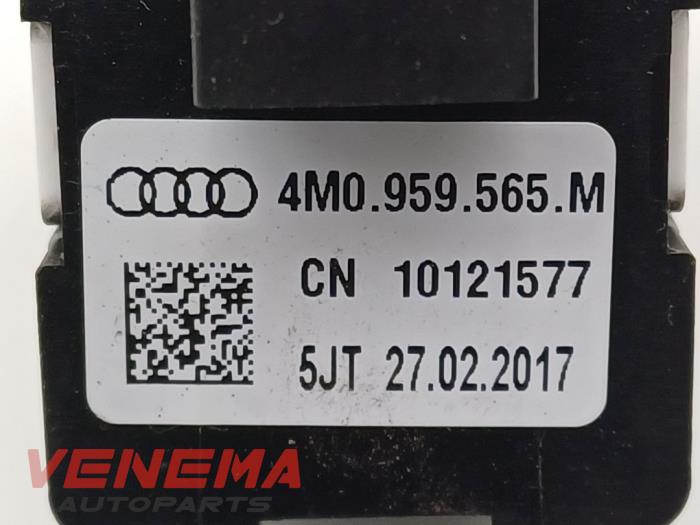 Spegelspak från en Audi A5 Cabrio (F57/F5E) 3.0 TDI V6 24V Quattro 2017