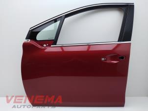 Begagnade Dörr, 4-dörrars, vänster fram Peugeot 208 I (CA/CC/CK/CL) 1.4 16V Pris € 199,99 Marginaltabell erbjuds av Venema Autoparts
