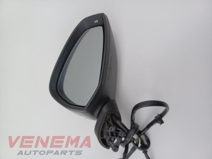 Skärmspegel, höger från en Audi A5 Cabrio (F57/F5E) 3.0 TDI V6 24V Quattro 2017