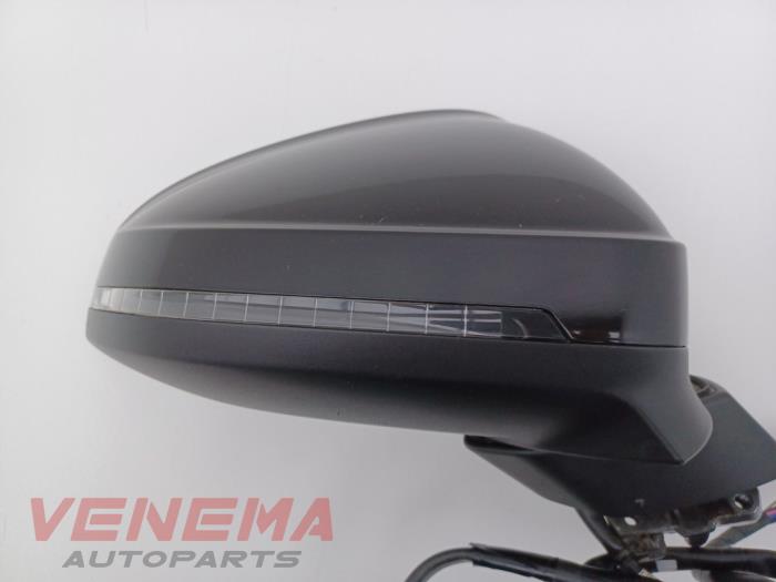 Skärmspegel, höger från en Audi A5 Cabrio (F57/F5E) 3.0 TDI V6 24V Quattro 2017