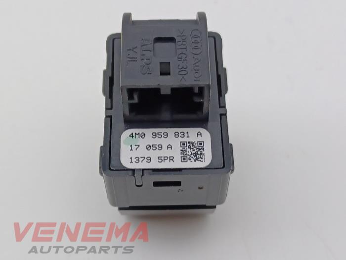 Spak, baklucka från en Audi A5 Cabrio (F57/F5E) 3.0 TDI V6 24V Quattro 2017