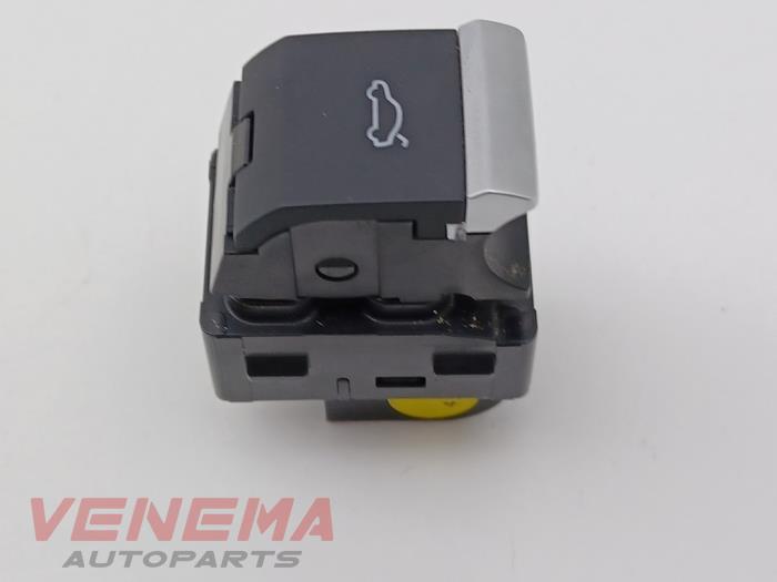 Spak, baklucka från en Audi A5 Cabrio (F57/F5E) 3.0 TDI V6 24V Quattro 2017