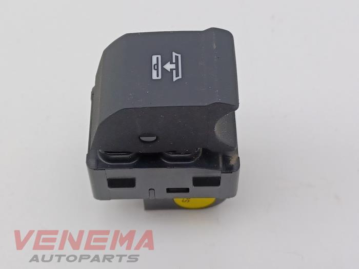 Styrning för cabriolettak från en Audi A5 Cabrio (F57/F5E) 3.0 TDI V6 24V Quattro 2017