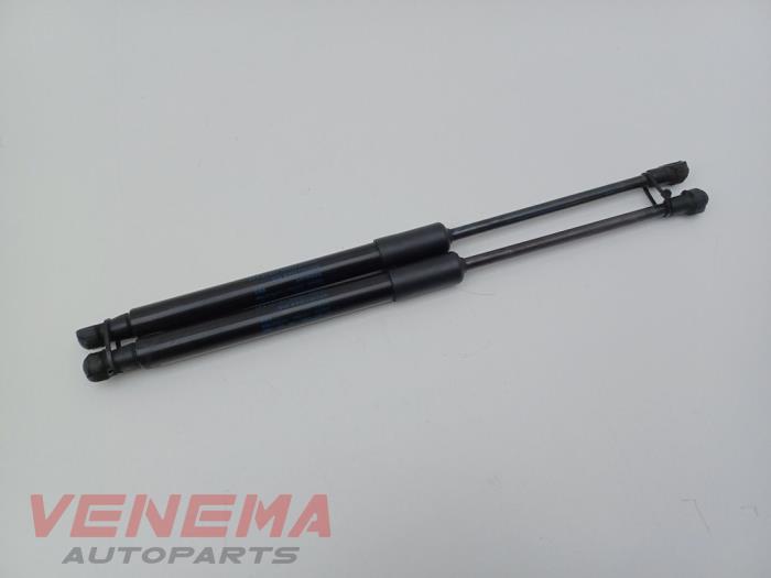 Set med gasfjädrar, motorhuv från en Audi A5 Cabrio (F57/F5E) 3.0 TDI V6 24V Quattro 2017