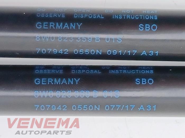 Set med gasfjädrar, motorhuv från en Audi A5 Cabrio (F57/F5E) 3.0 TDI V6 24V Quattro 2017