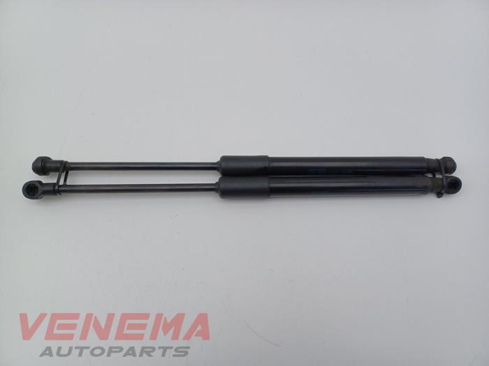 Set med gasfjädrar, motorhuv från en Audi A5 Cabrio (F57/F5E) 3.0 TDI V6 24V Quattro 2017