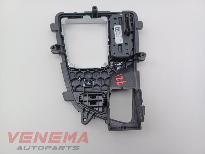 Lägesbrytare, automatisk växellåda från en Audi A5 Cabrio (F57/F5E) 3.0 TDI V6 24V Quattro 2017