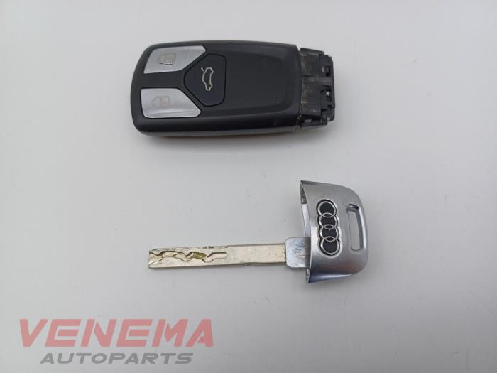 Nyckel från en Audi A5 Cabrio (F57/F5E) 3.0 TDI V6 24V Quattro 2017