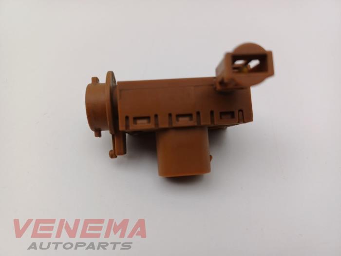 Luftkvalitetssensor från en Audi A5 Cabrio (F57/F5E) 3.0 TDI V6 24V Quattro 2017