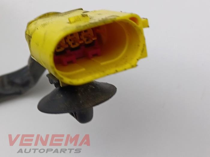 Gångjärn, motorhuv från en Audi A5 Cabrio (F57/F5E) 3.0 TDI V6 24V Quattro 2017