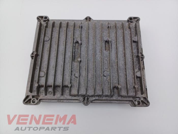 Dator, motorstyrning från en Audi A5 Cabrio (F57/F5E) 3.0 TDI V6 24V Quattro 2017