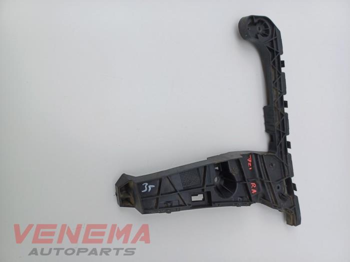 Stötfångarfäste, höger bak från en Audi A5 Cabrio (F57/F5E) 3.0 TDI V6 24V Quattro 2017