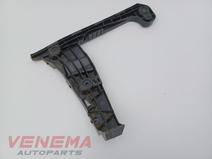 Stötfångarfäste, höger bak från en Audi A5 Cabrio (F57/F5E) 3.0 TDI V6 24V Quattro 2017