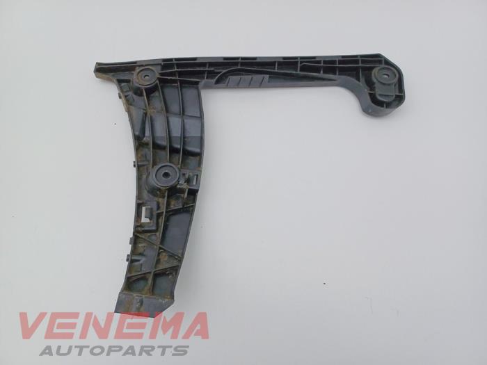 Stötfångarfäste, höger bak från en Audi A5 Cabrio (F57/F5E) 3.0 TDI V6 24V Quattro 2017