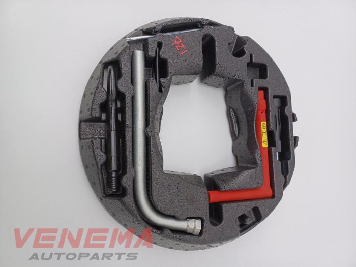 Verktygssats från en Audi A5 Cabrio (F57/F5E) 3.0 TDI V6 24V Quattro 2017