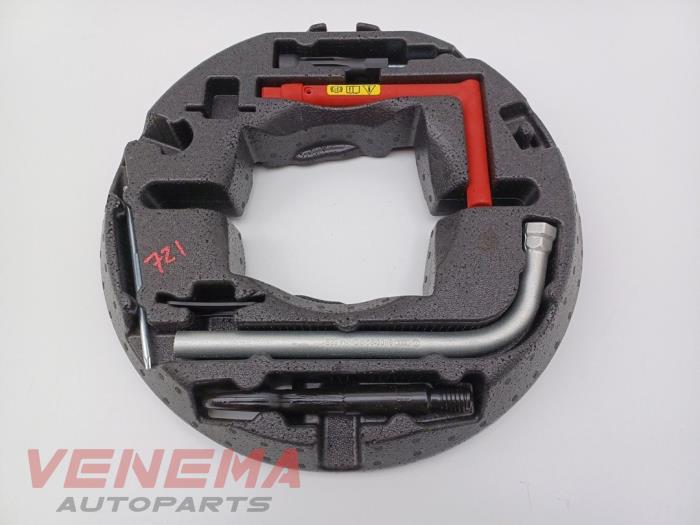 Verktygssats från en Audi A5 Cabrio (F57/F5E) 3.0 TDI V6 24V Quattro 2017