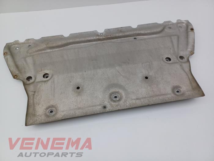 Motorskyddspanel från en Audi A5 Cabrio (F57/F5E) 3.0 TDI V6 24V Quattro 2017