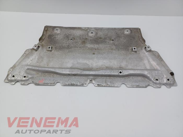 Motorskyddspanel från en Audi A5 Cabrio (F57/F5E) 3.0 TDI V6 24V Quattro 2017