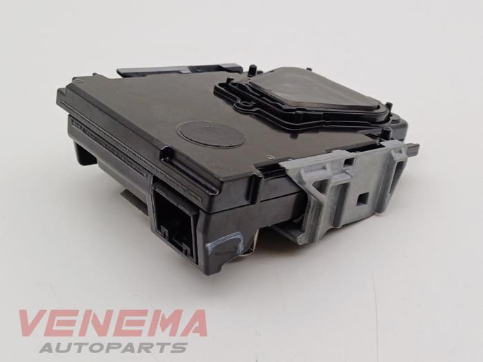 Framåtriktad kamera från en Audi A5 Cabrio (F57/F5E) 3.0 TDI V6 24V Quattro 2017