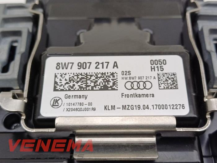 Framåtriktad kamera från en Audi A5 Cabrio (F57/F5E) 3.0 TDI V6 24V Quattro 2017