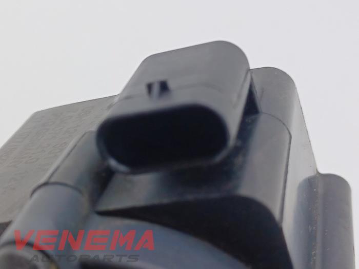 Vattenpump från en Audi A5 Cabrio (F57/F5E) 3.0 TDI V6 24V Quattro 2017