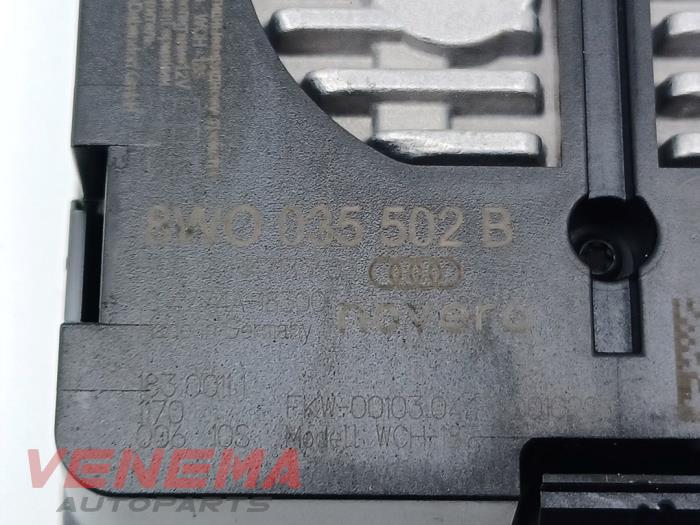 Trådlös laddare från en Audi A5 Cabrio (F57/F5E) 3.0 TDI V6 24V Quattro 2017