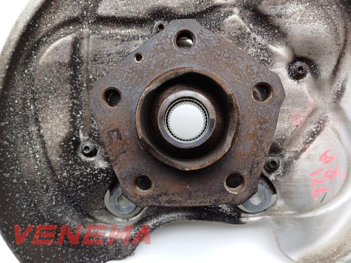 Spindel, höger bak från en Audi A5 Cabrio (F57/F5E) 3.0 TDI V6 24V Quattro 2017