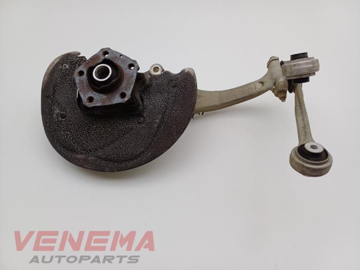 Spindel, höger fram från en Audi A5 Cabrio (F57/F5E) 3.0 TDI V6 24V Quattro 2017