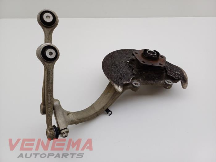 Spindel, höger fram från en Audi A5 Cabrio (F57/F5E) 3.0 TDI V6 24V Quattro 2017