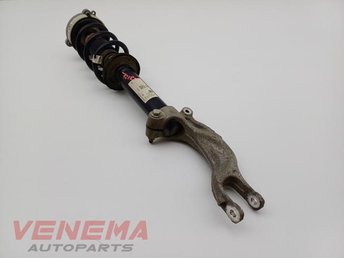 Stötdämparstång, höger fram från en Audi A5 Cabrio (F57/F5E) 3.0 TDI V6 24V Quattro 2017