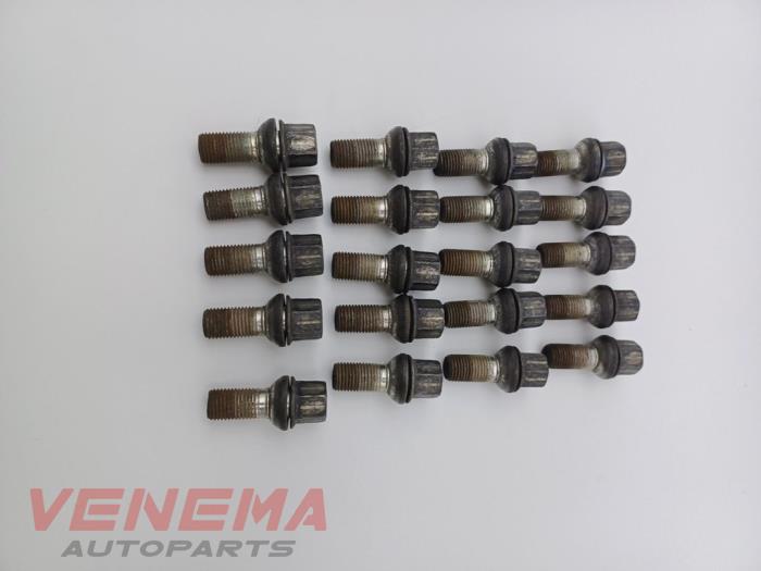 Hjulbultsats från en Audi A5 Cabrio (F57/F5E) 3.0 TDI V6 24V Quattro 2017