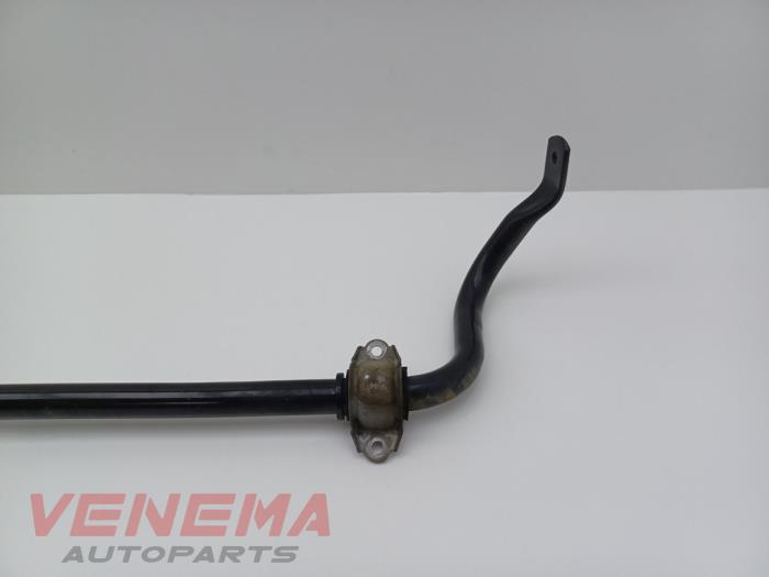 Främre krängningshämmare från en Audi A5 Cabrio (F57/F5E) 3.0 TDI V6 24V Quattro 2017