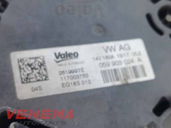 Dynamo från en Audi A5 Cabrio (F57/F5E) 3.0 TDI V6 24V Quattro 2017