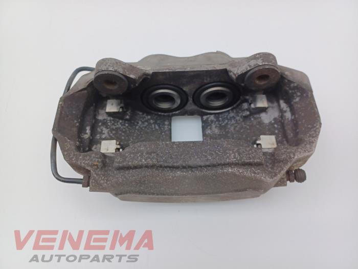 Främre bromsok, vänster från en Audi A5 Cabrio (F57/F5E) 3.0 TDI V6 24V Quattro 2017