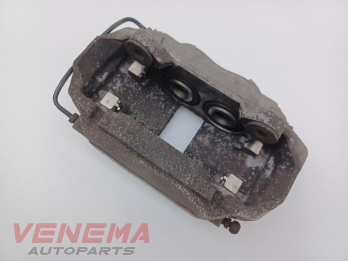 Främre bromsok, vänster från en Audi A5 Cabrio (F57/F5E) 3.0 TDI V6 24V Quattro 2017