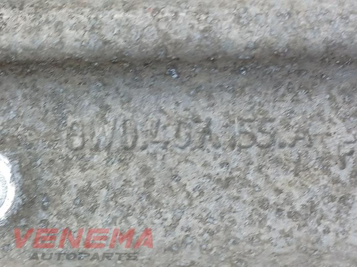 Främre gaffelben, vänster från en Audi A5 Cabrio (F57/F5E) 3.0 TDI V6 24V Quattro 2017