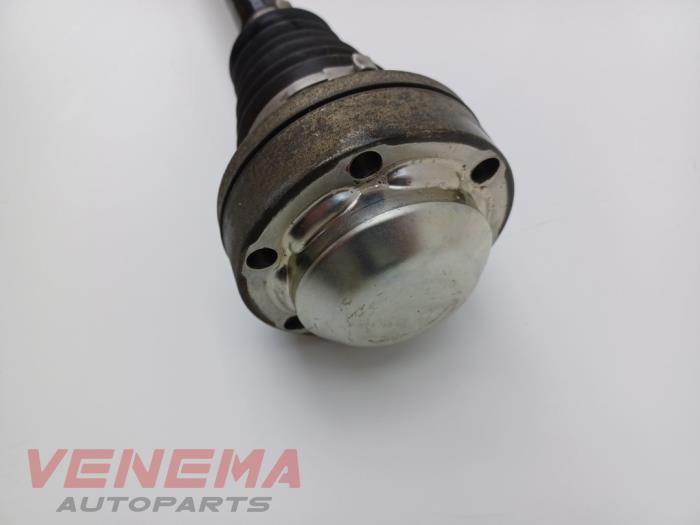 Drivaxel, vänster bak från en Audi A5 Cabrio (F57/F5E) 3.0 TDI V6 24V Quattro 2017