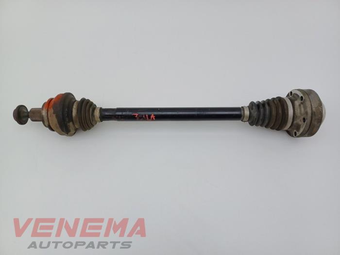 Drivaxel, vänster bak från en Audi A5 Cabrio (F57/F5E) 3.0 TDI V6 24V Quattro 2017