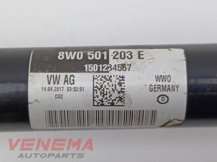 Drivaxel, vänster bak från en Audi A5 Cabrio (F57/F5E) 3.0 TDI V6 24V Quattro 2017