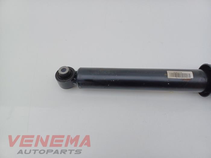 Stötdämpare, höger bak från en Audi A5 Cabrio (F57/F5E) 3.0 TDI V6 24V Quattro 2017