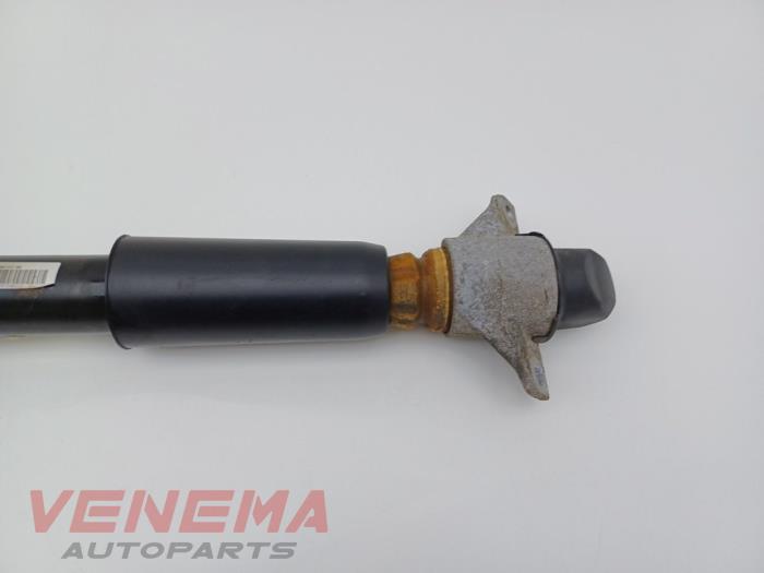 Stötdämpare, höger bak från en Audi A5 Cabrio (F57/F5E) 3.0 TDI V6 24V Quattro 2017