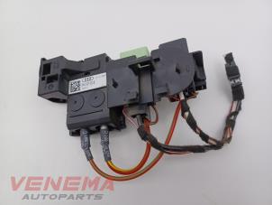 Begagnade Säkringsbox Audi A5 Cabrio (F57/F5E) 3.0 TDI V6 24V Quattro Pris € 24,99 Marginaltabell erbjuds av Venema Autoparts