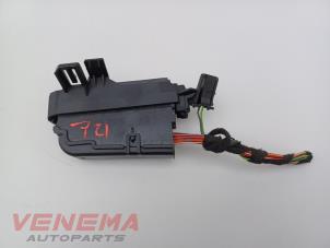 Begagnade Säkringsbox Audi A5 Cabrio (F57/F5E) 3.0 TDI V6 24V Quattro Pris € 149,99 Marginaltabell erbjuds av Venema Autoparts